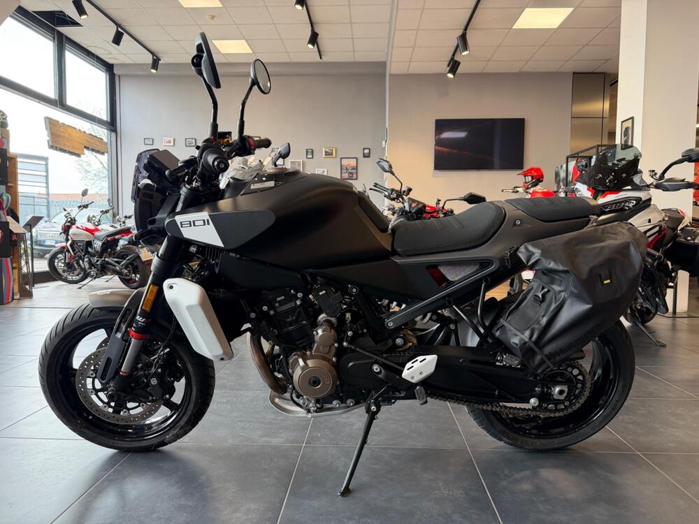 Husqvarna Svartpilen 801 (2024 - 26) (3)