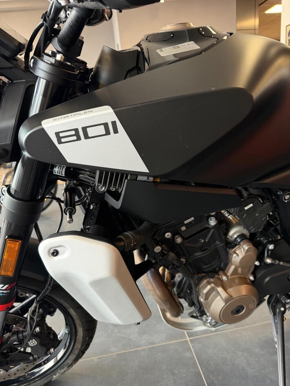 Husqvarna Svartpilen 801 (2024 - 26) (14)