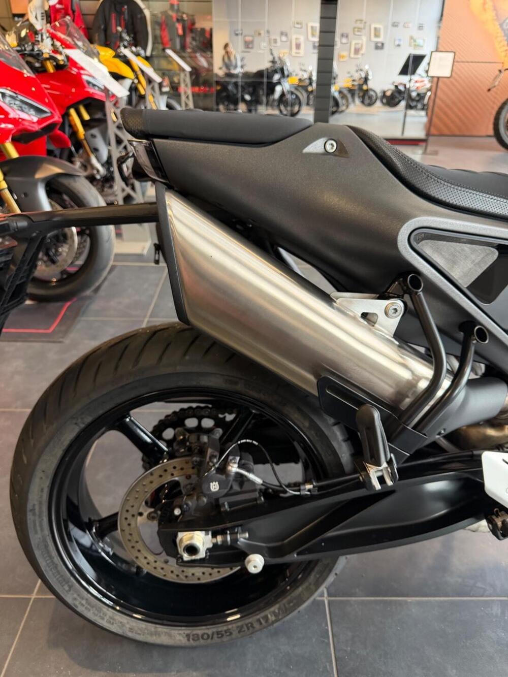 Husqvarna Svartpilen 801 (2024 - 26) (17)