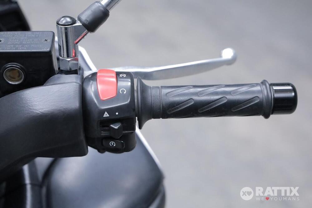 Suzuki Burgman AN 250 (2001 - 03) (12)