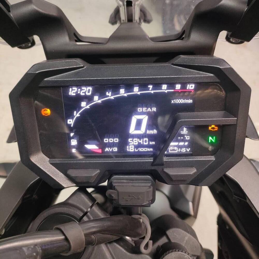 Voge Trofeo 300AC (2021 - 26) (4)