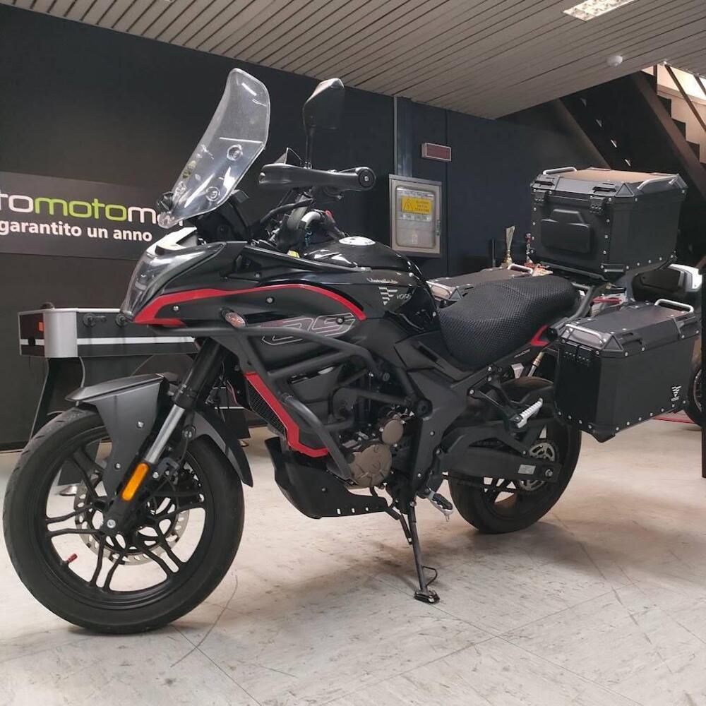 Voge Trofeo 300AC (2021 - 26) (2)