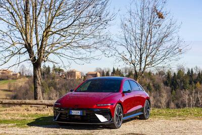 Hyundai Ioniq 6 2026: la berlina elettrica con il Cx da record si aggiorna 