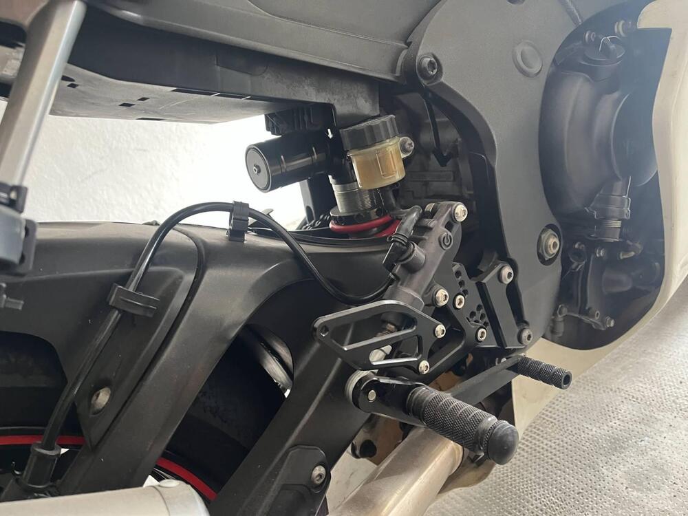 Yamaha YZF R6 (2003 - 04) (5)