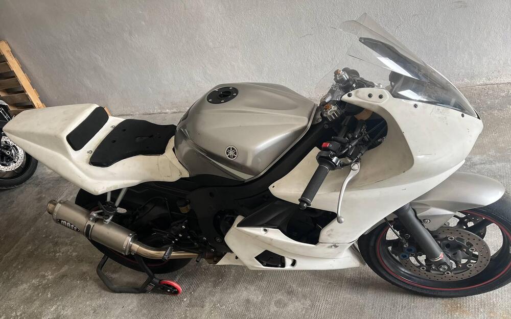 Yamaha YZF R6 (2003 - 04) (7)