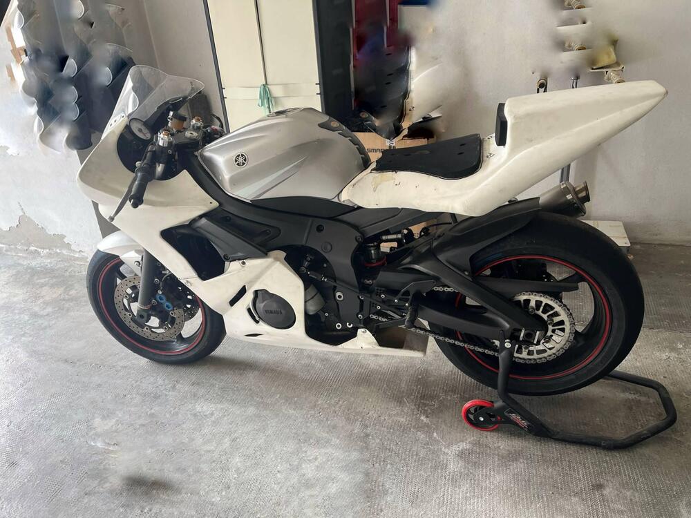 Yamaha YZF R6 (2003 - 04) (8)