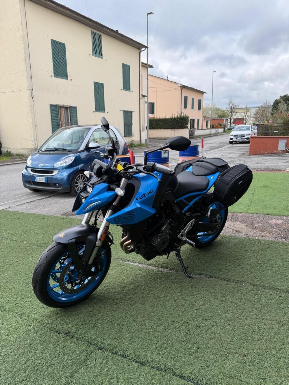 Suzuki GSX-8S (2023 - 24) (3)