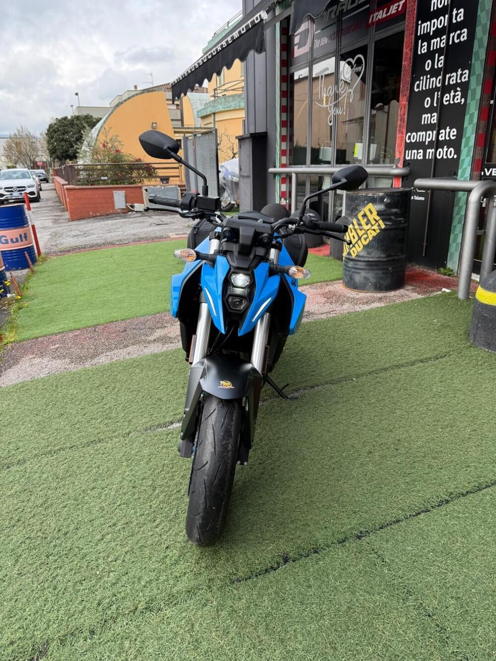 Suzuki GSX-8S (2023 - 24) (7)