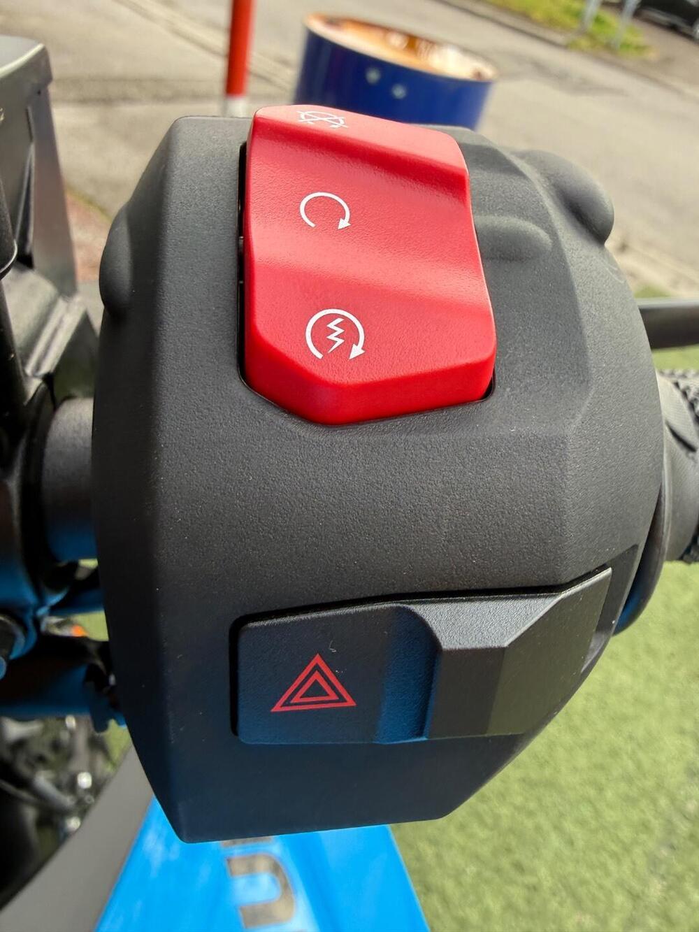 Suzuki GSX-8S (2023 - 24) (15)