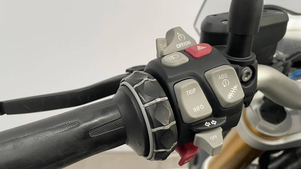 Bmw R 1200 R (2017 - 18) (14)