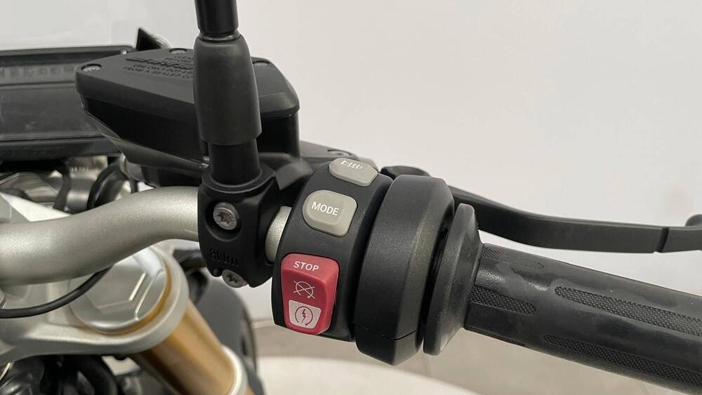 Bmw R 1200 R (2017 - 18) (16)