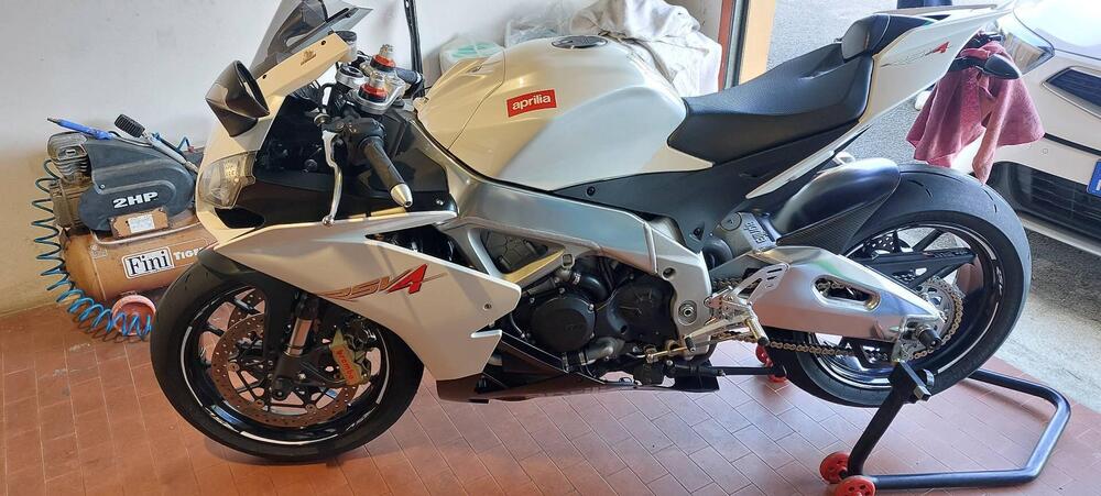 Aprilia RSV4 R (2009 - 12)