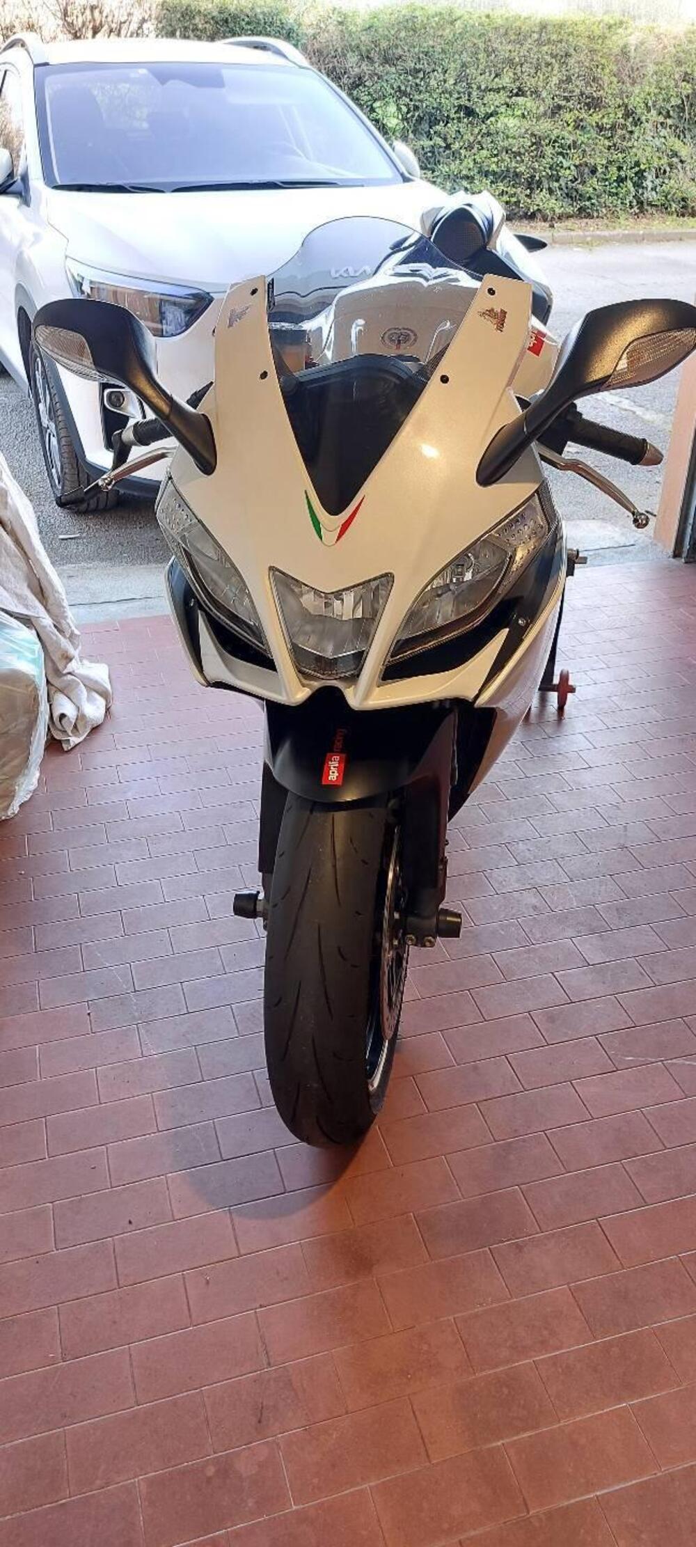 Aprilia RSV4 R (2009 - 12) (2)