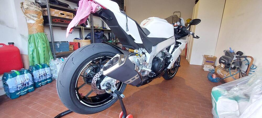 Aprilia RSV4 R (2009 - 12) (7)