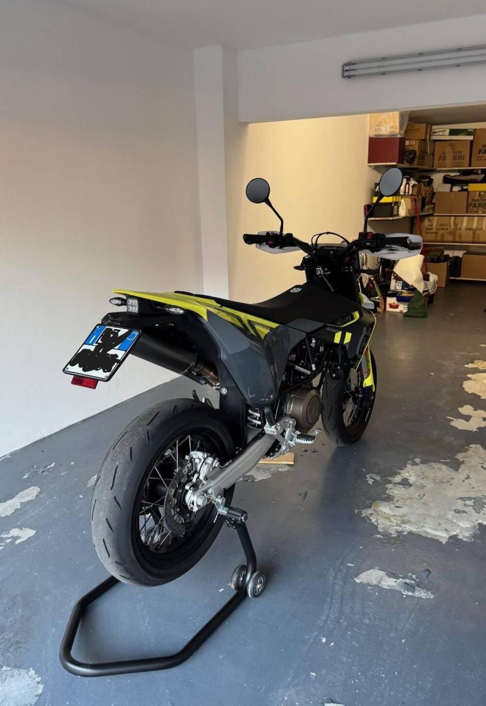 Husqvarna 701 Supermoto (2023 - 25) (5)
