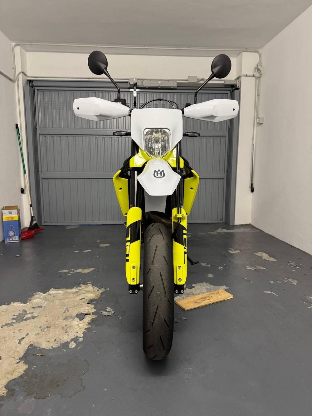 Husqvarna 701 Supermoto (2023 - 25) (2)