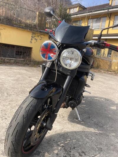 Triumph Speed Triple 1050 (2005 - 11) usata