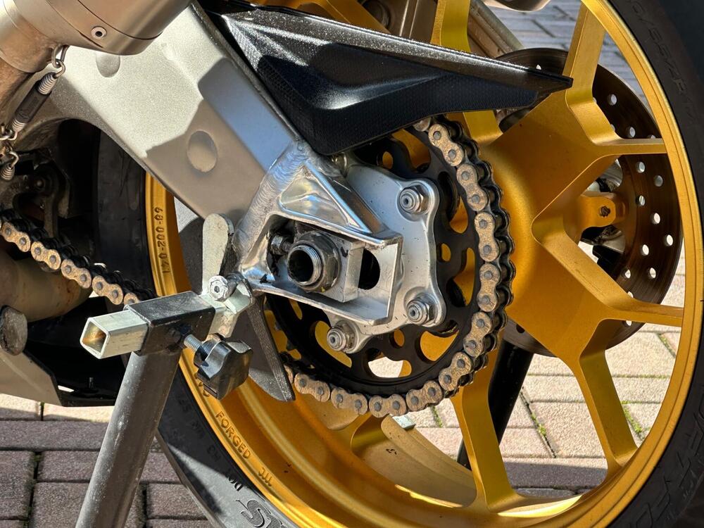 Aprilia RSV 1000 R Factory (2006 - 09) (3)