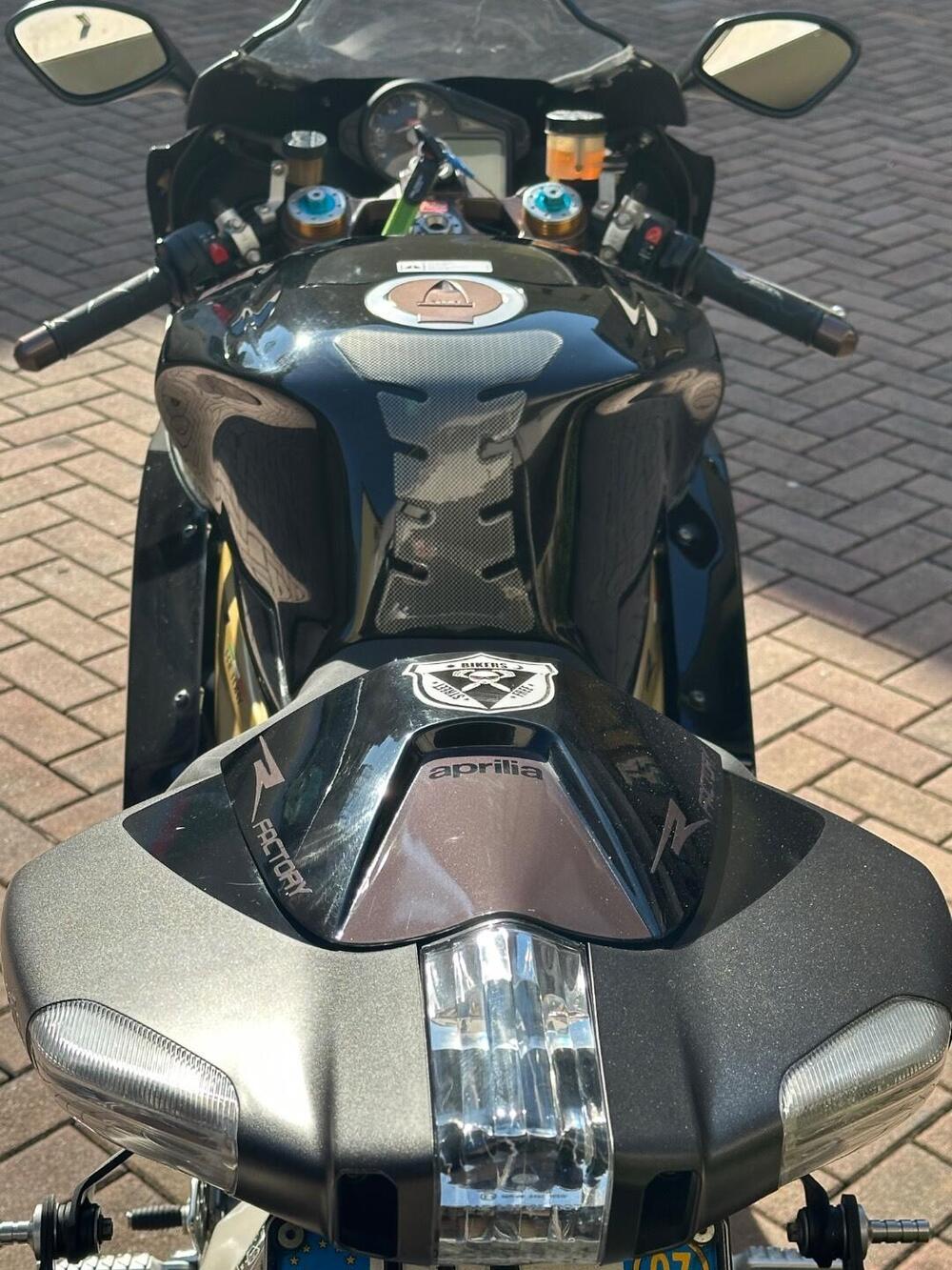 Aprilia RSV 1000 R Factory (2006 - 09) (7)