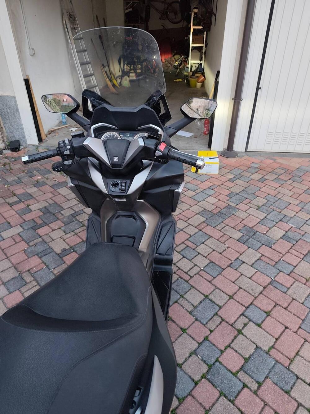 Honda Forza 350 Deluxe (2022 - 24) (2)