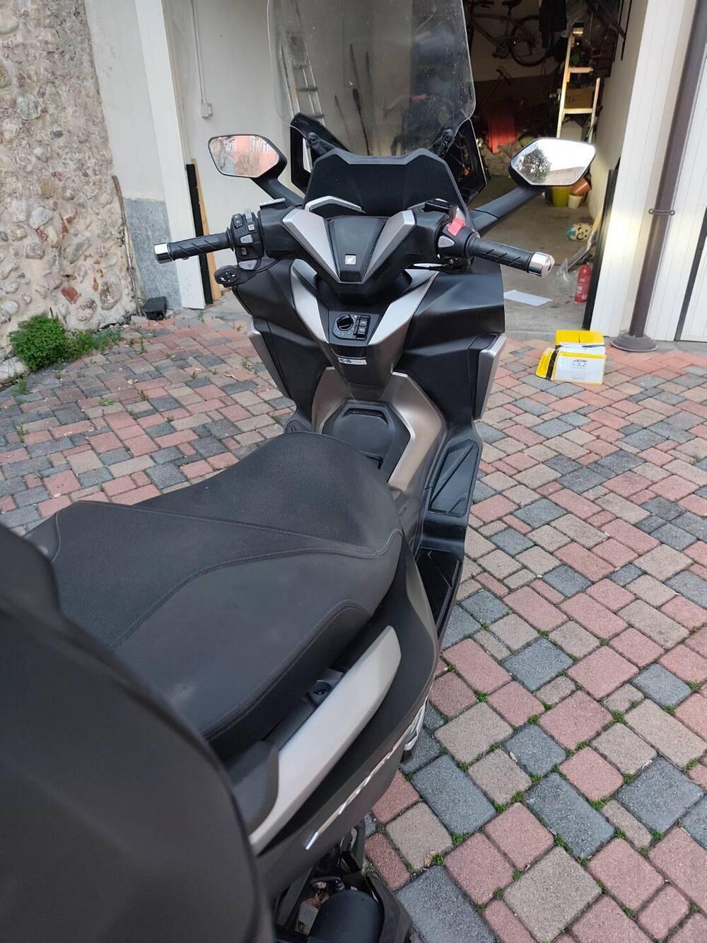 Honda Forza 350 Deluxe (2022 - 24) (4)