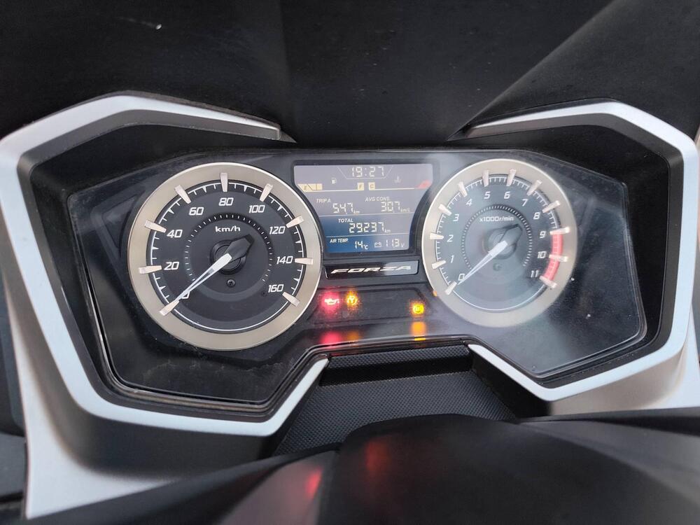 Honda Forza 350 Deluxe (2022 - 24) (9)