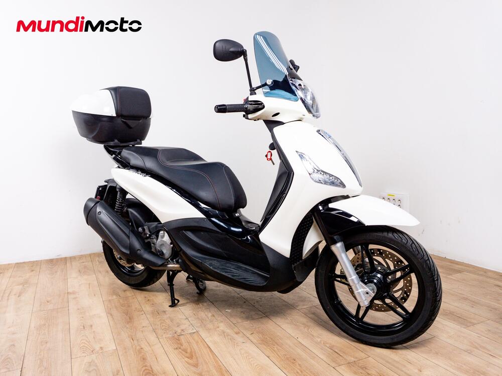 Piaggio Beverly 350 SportTouring ie ABS (2011 - 17) (2)