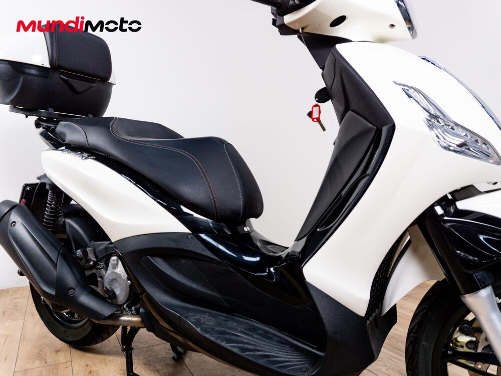 Piaggio Beverly 350 SportTouring ie ABS (2011 - 17) (5)