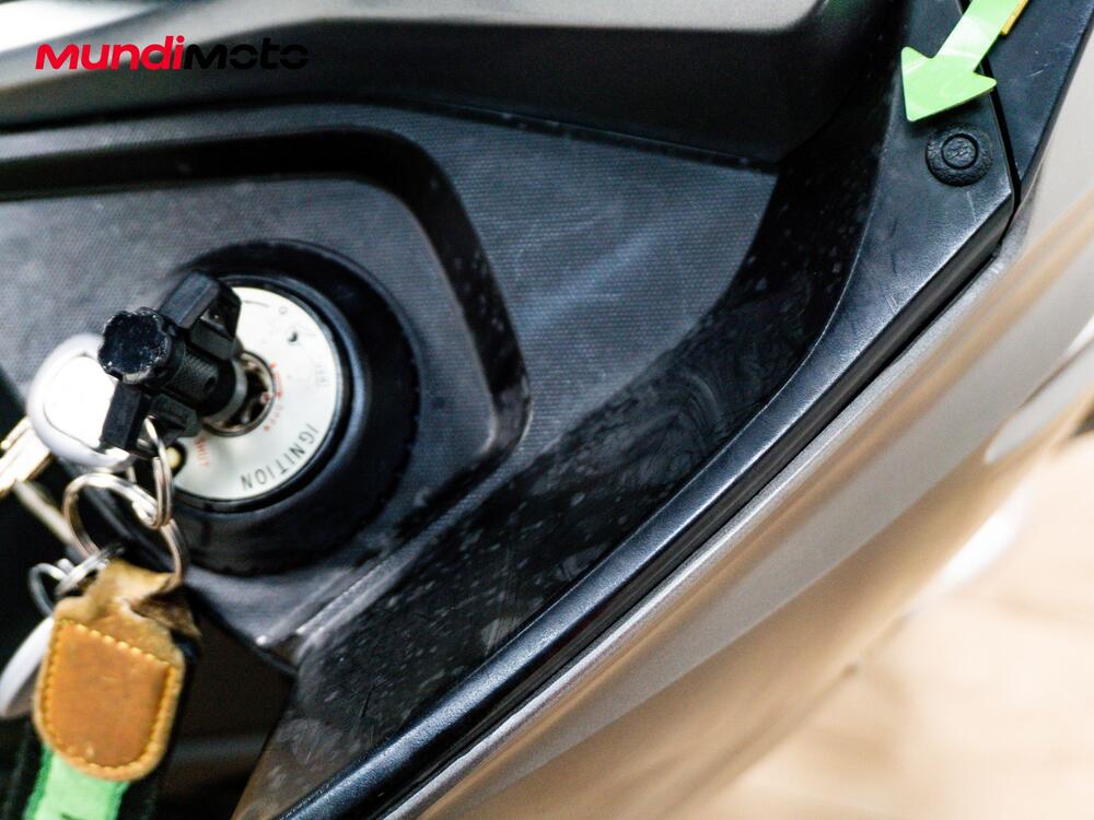 Kawasaki J 300 ABS (2014 - 16) (19)