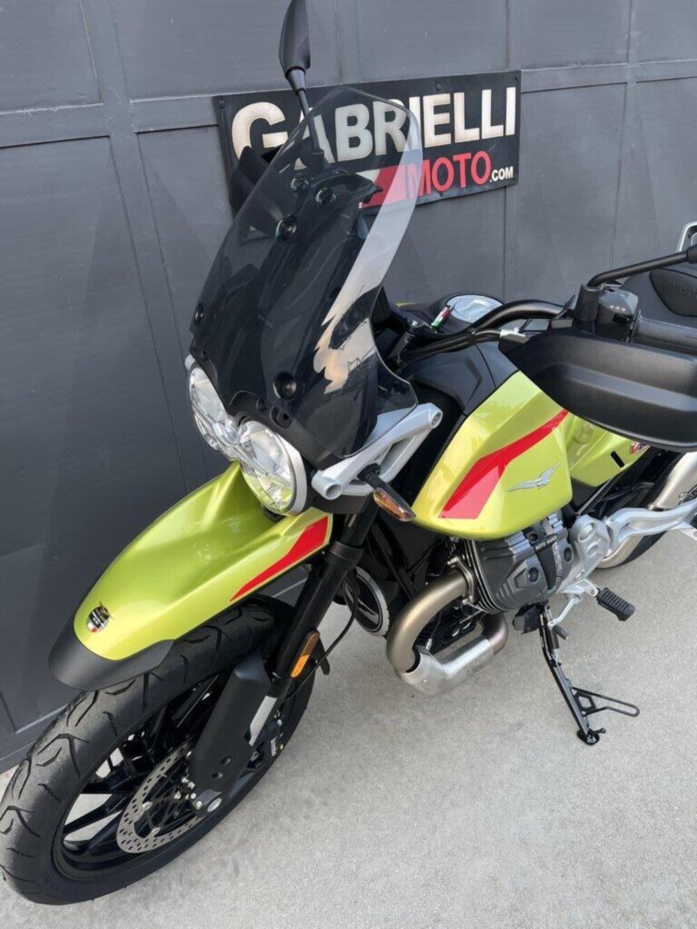 Moto Guzzi V85 Strada (2024 - 26) (2)