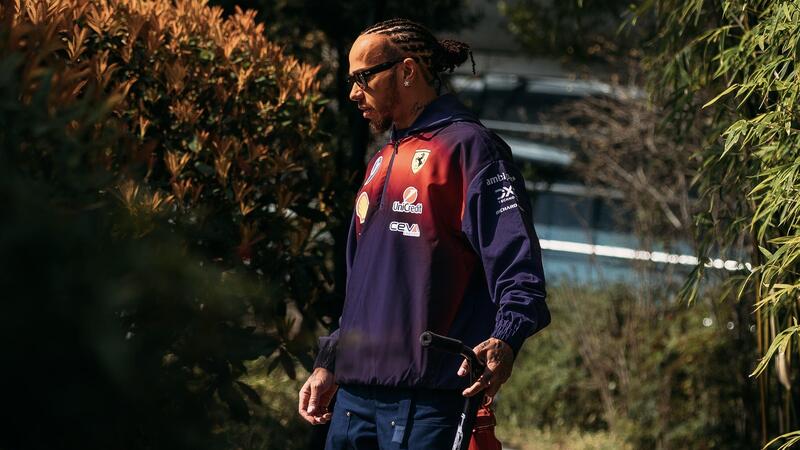 "Guidare questa Ferrari &egrave; un vero piacere, non vedo l&rsquo;ora di provala": Hamilton sogna il podio in Cina con l'ala Macarena 