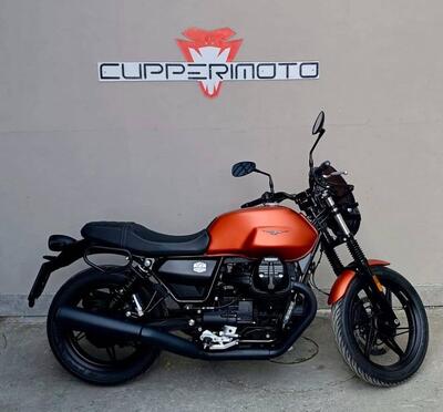 Moto Guzzi V7 Stone (2021 - 24) usata