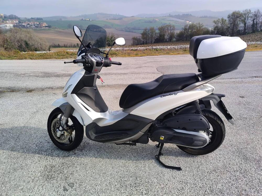 Piaggio Beverly 350 SportTouring ie ABS (2011 - 17) (4)