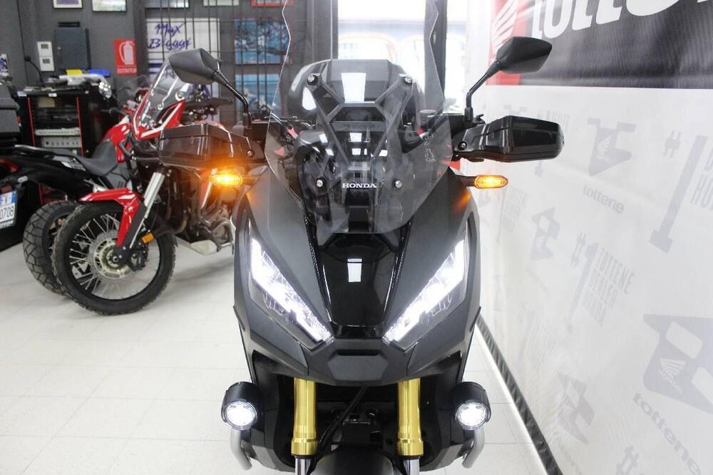 Honda X-ADV 750 DCT Travel (2021 - 24) (4)