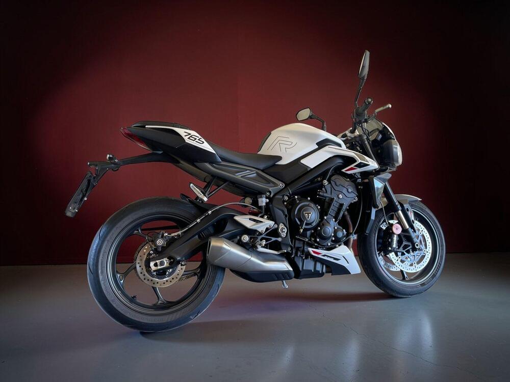 Triumph Street Triple 765 R (2023 - 26) (2)