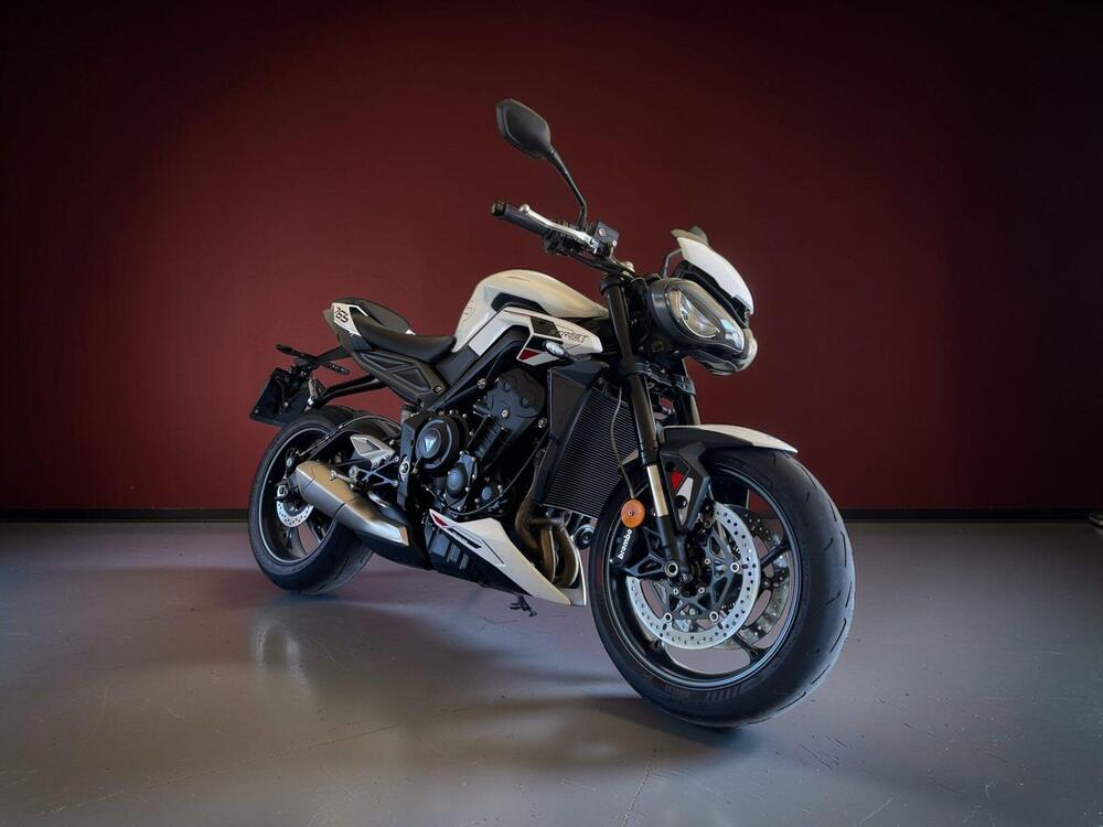 Triumph Street Triple 765 R (2023 - 26) (3)