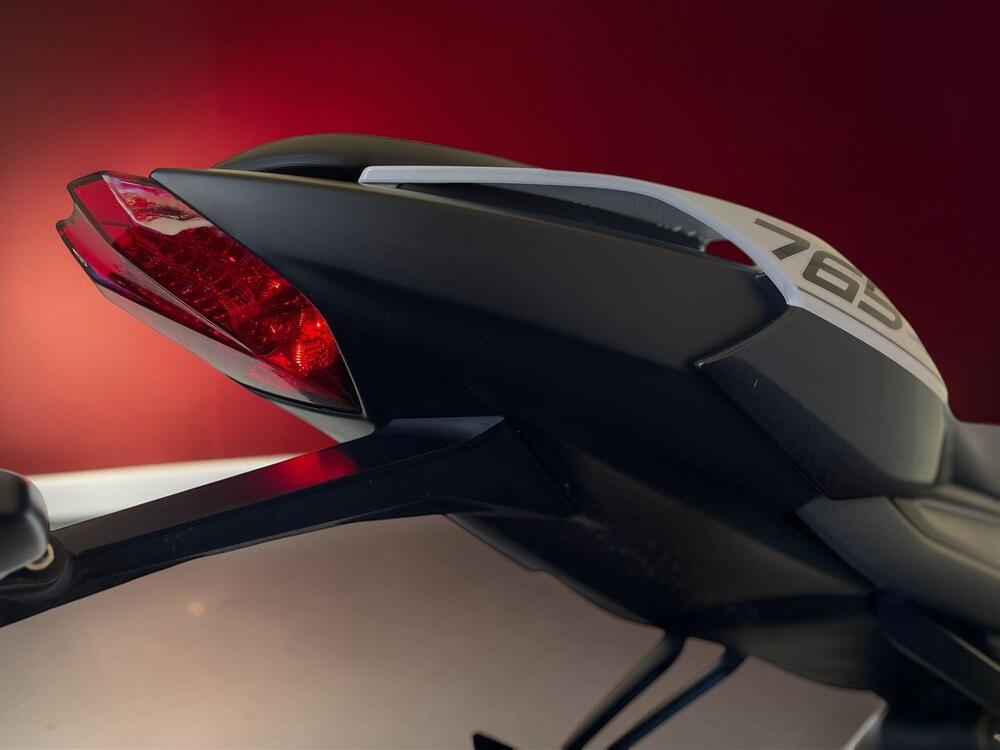 Triumph Street Triple 765 R (2023 - 26) (7)
