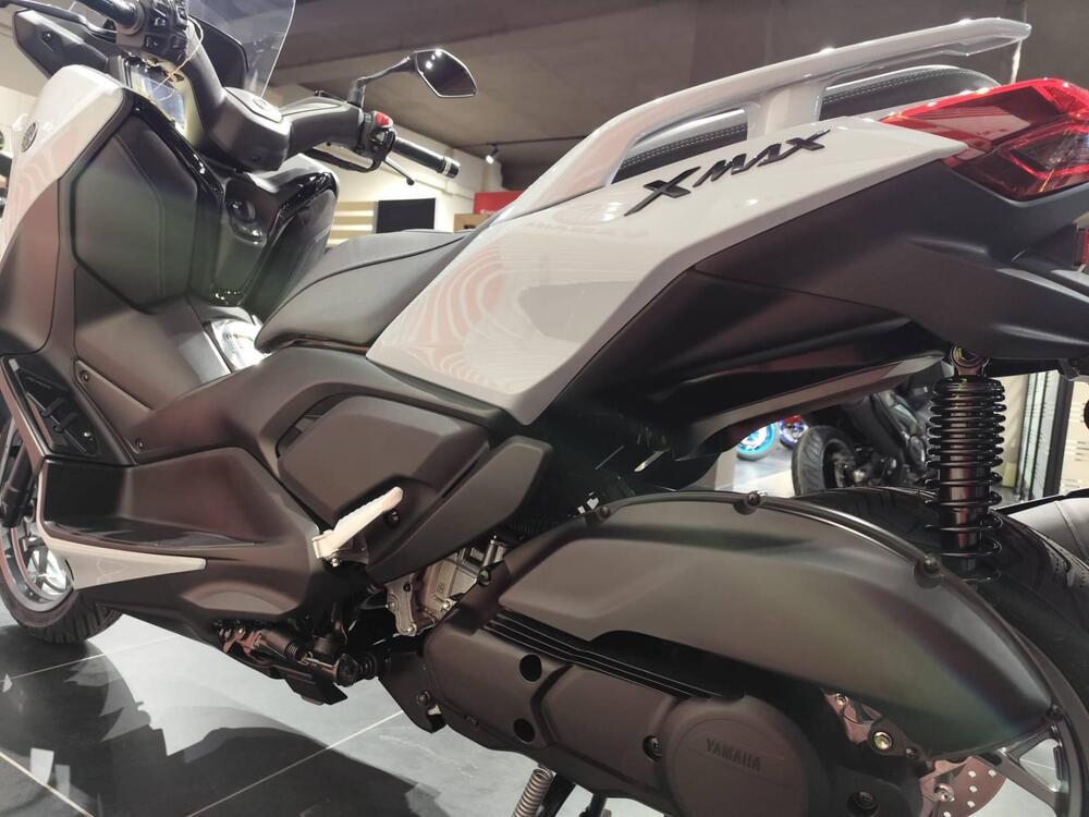 Yamaha X-Max 300 Tech Max (2025 - 26) (7)