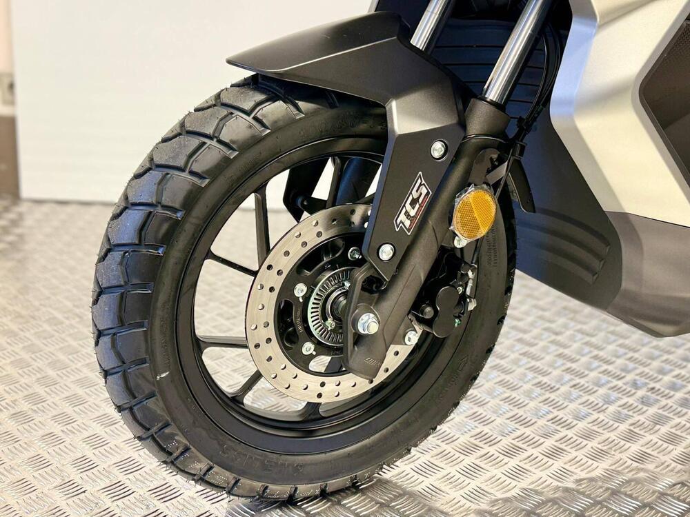 Voge Sfida SR2 ADV (2026) (18)