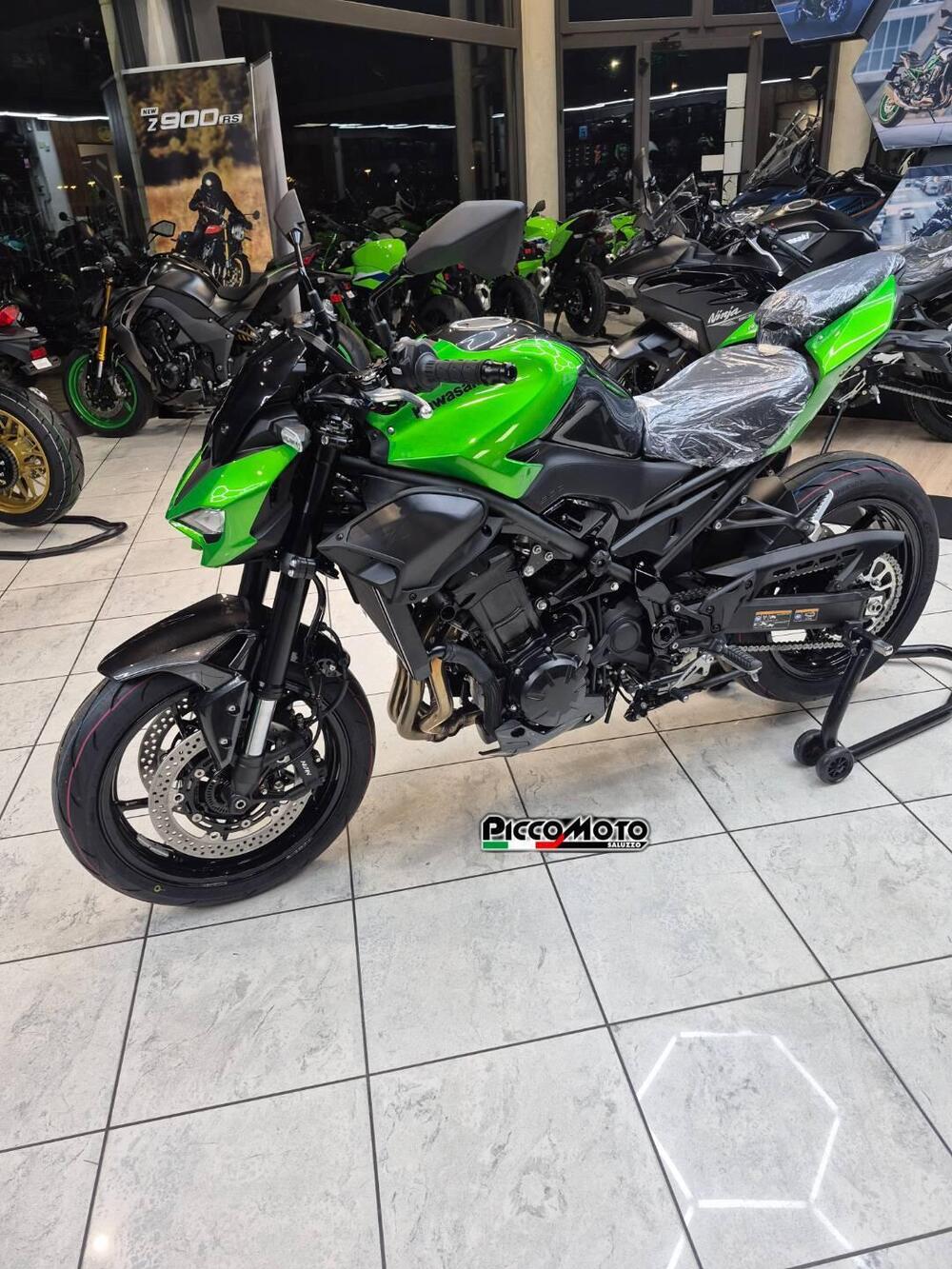 Kawasaki Z 900 (2025 - 26) (3)