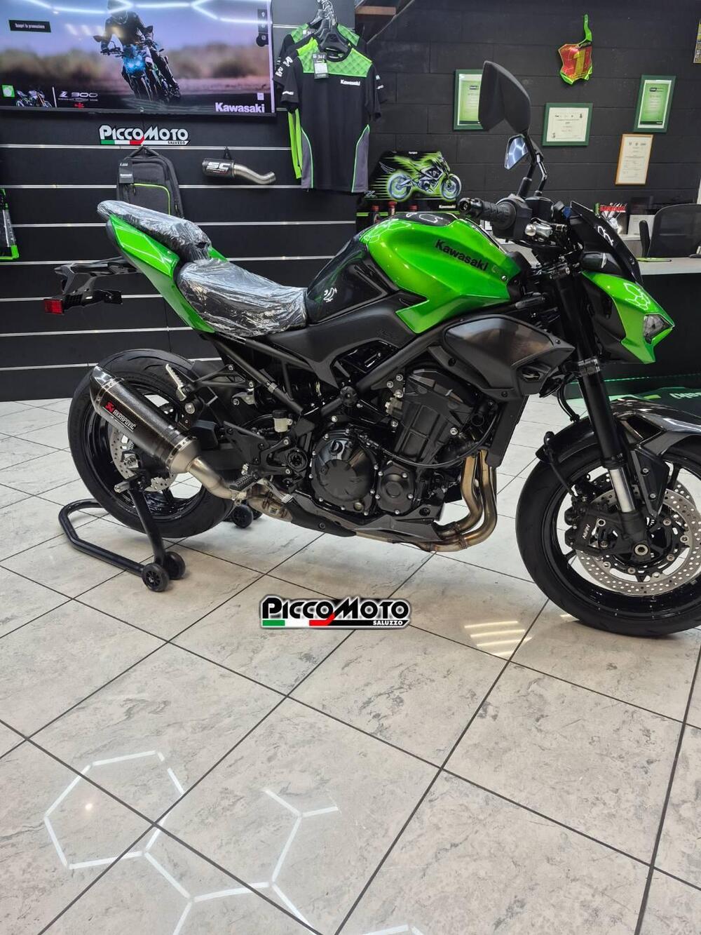 Kawasaki Z 900 (2025 - 26) (4)