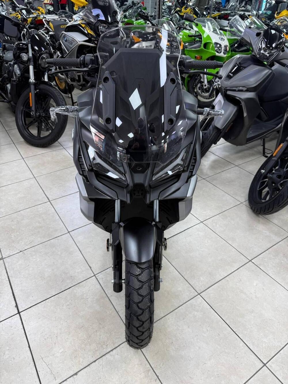 Voge Sfida SR1 ADV (2023 - 26) (2)