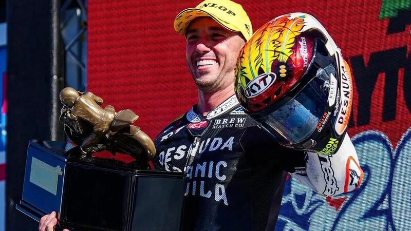 Daytona 200: Josh Herrin rischia grosso ai box, prima colpisce un cameraman poi vince [VIDEO]