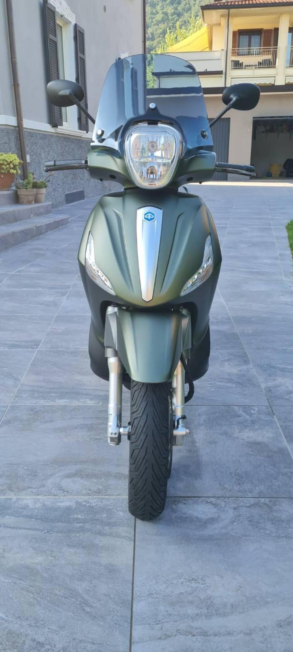 Piaggio Beverly 350 ABS (2016 - 20) (4)