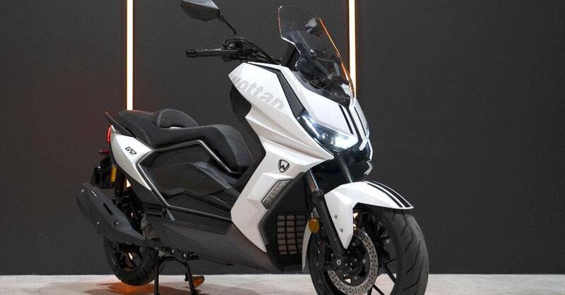 La &ldquo;Promo Colore&rdquo; di Wottan: scooter GT2 300 bianco a 3.890 Euro