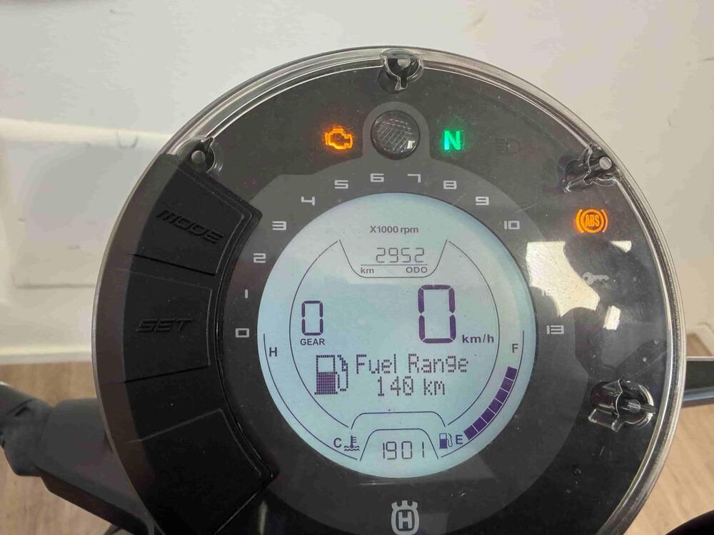 Husqvarna Svartpilen 125 (2021 - 23) (6)