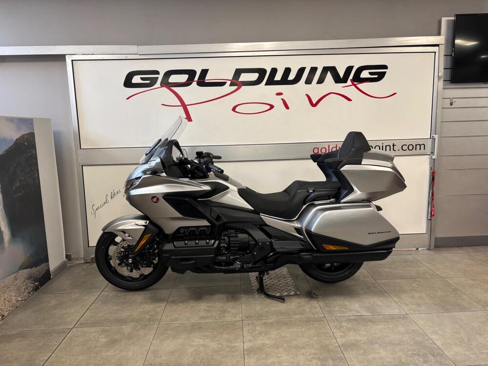 Honda GL 1800 Gold Wing Tour 50° Anniversario (2025 - 26) (7)