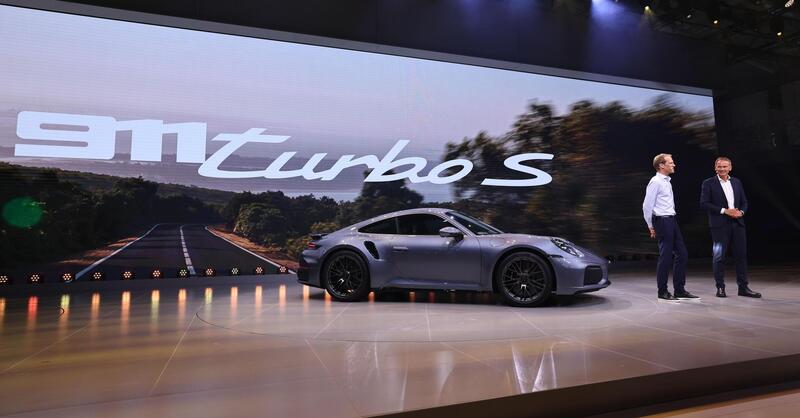 Porsche, l'utile operativo scende del 90% ma non c'entra solo l'elettrico