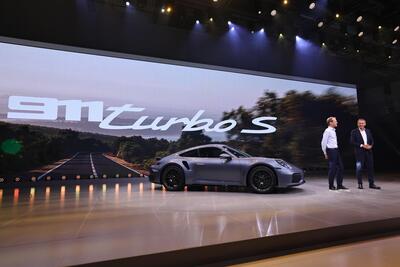 Porsche, l'utile operativo scende del 90% ma non c'entra solo l'elettrico