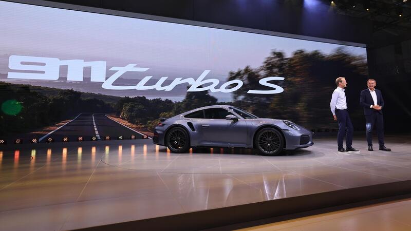 Porsche, l'utile operativo scende del 90% ma non c'entra solo l'elettrico